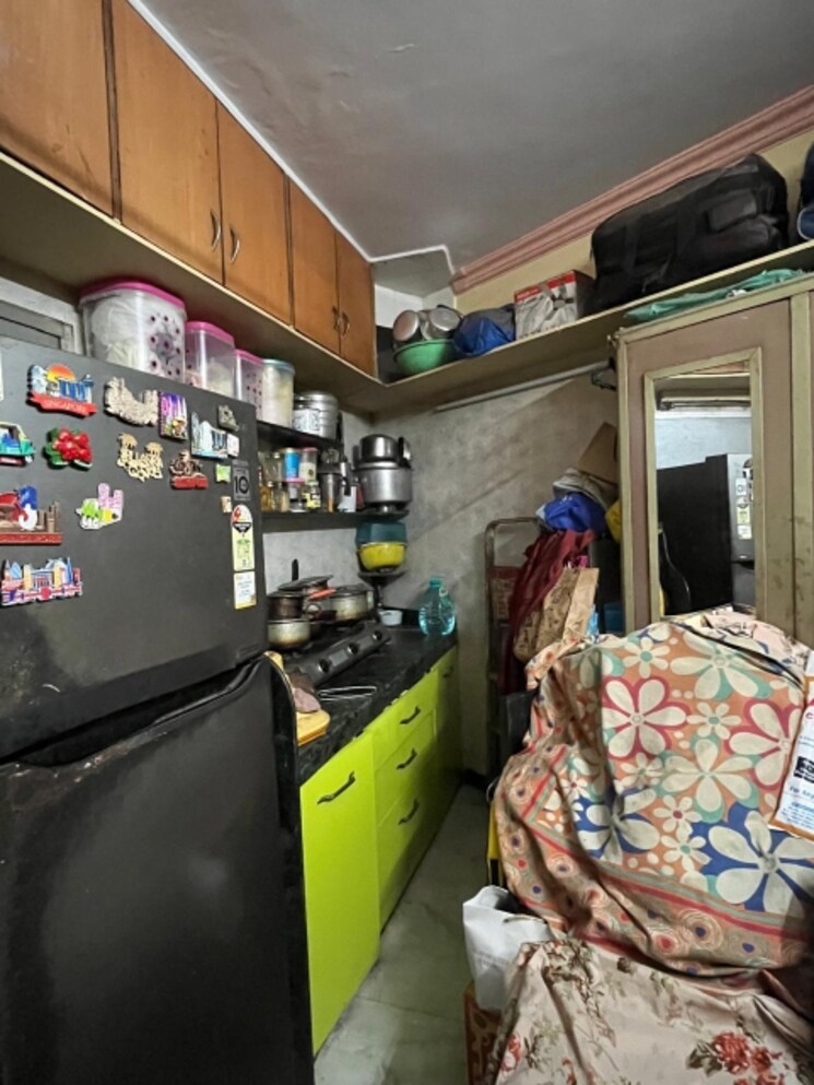  Parking, sharad-chs-kurla 1 Bedroom 250 Sq.Ft. Apartment In Kurla Mumbai 8694098