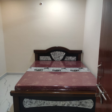 Bedroom in 2 BHK Builder Floor at Kondapur – for Rent