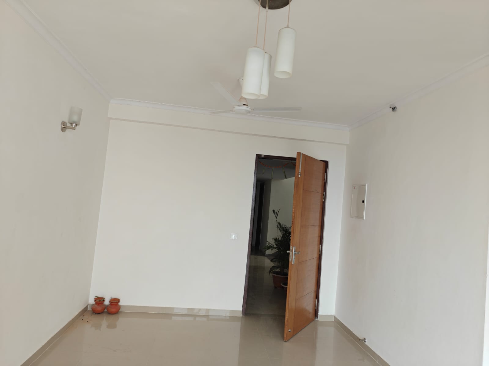 3.5 BHK + Servant Room Apartment For Rent in Omaxe Waterscapes