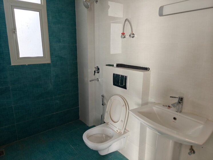 Bathroom, omaxe-waterscapes 3.5 Bedroom 1840 Sq.Ft. Apartment In Gomti Nagar Lucknow 8694126