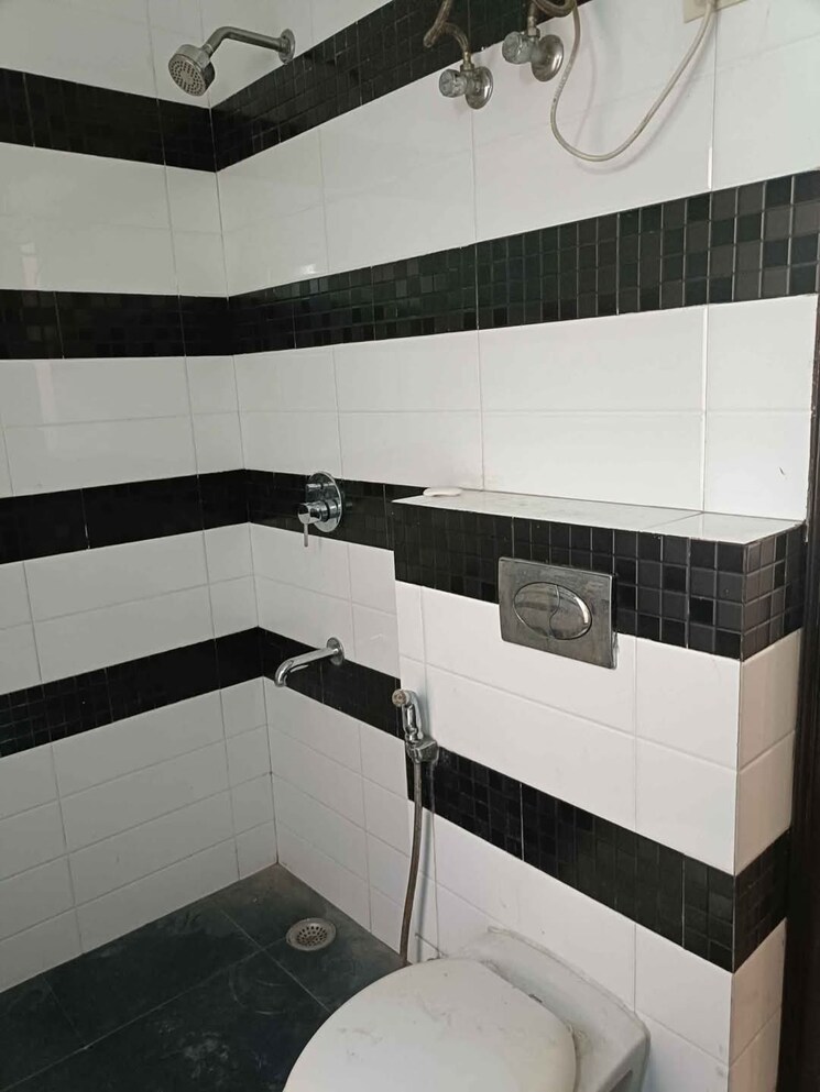 Kitchen, sector 9 3 Bedroom 250 Sq.Yd. Builder Floor In Sector 9 Gurgaon 8694122