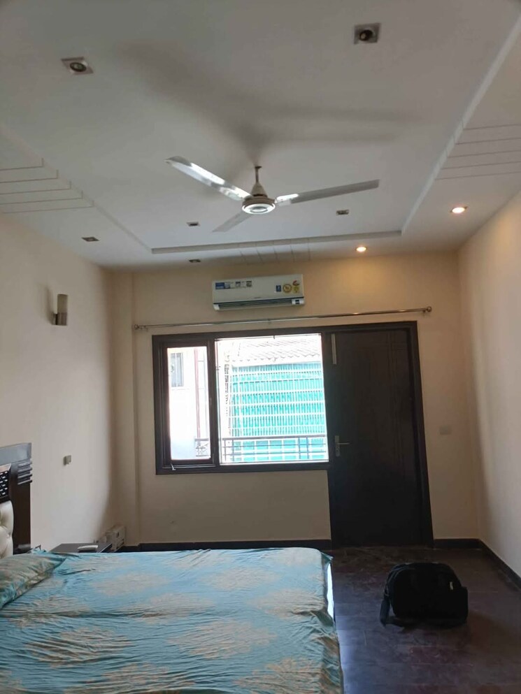 Living Room, sector 9 3 Bedroom 250 Sq.Yd. Builder Floor In Sector 9 Gurgaon 8694122