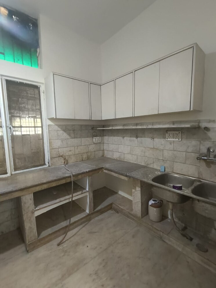 Kitchen, safdarjung enclave 2 Bedroom 1350 Sq.Ft. Builder Floor In Safdarjung Enclave Delhi 8694149