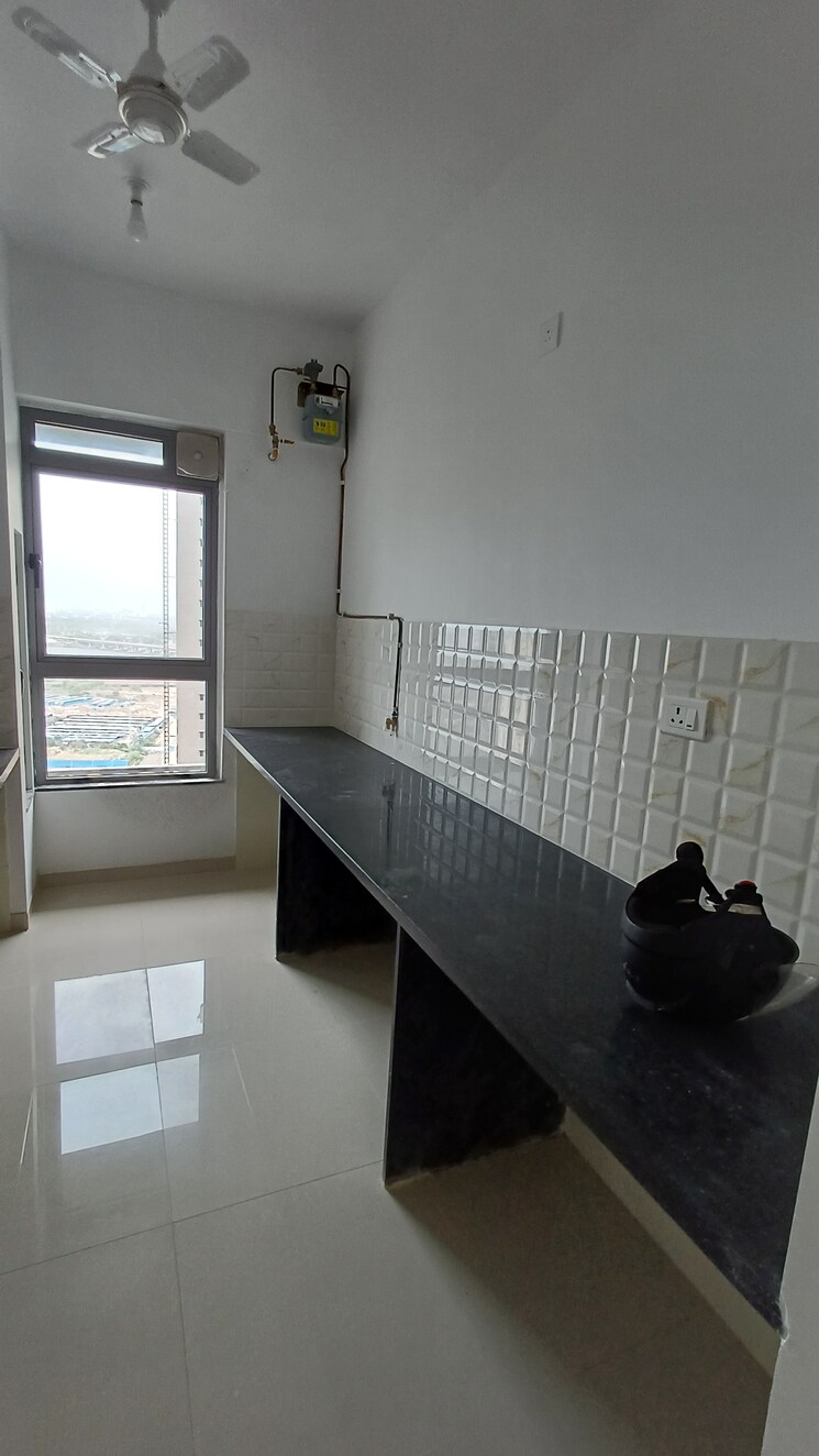 Kitchen, kalpataru-immensa 3 Bedroom 1133 Sq.Ft. Apartment In Kolshet Road Thane 8694153