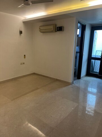 Room in 3 BHK Builder Floor at Green Park Extension – for Sale