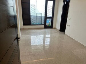 Room in 3 BHK Builder Floor at Green Park Extension – for Sale