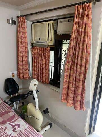 Living Room in 2 BHK Builder Floor at Green Park – for Rent