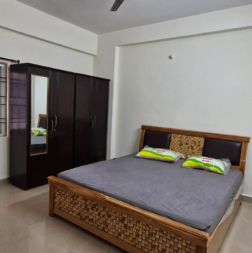 Bedroom in 2 BHK Builder Floor at Kondapur – for Rent