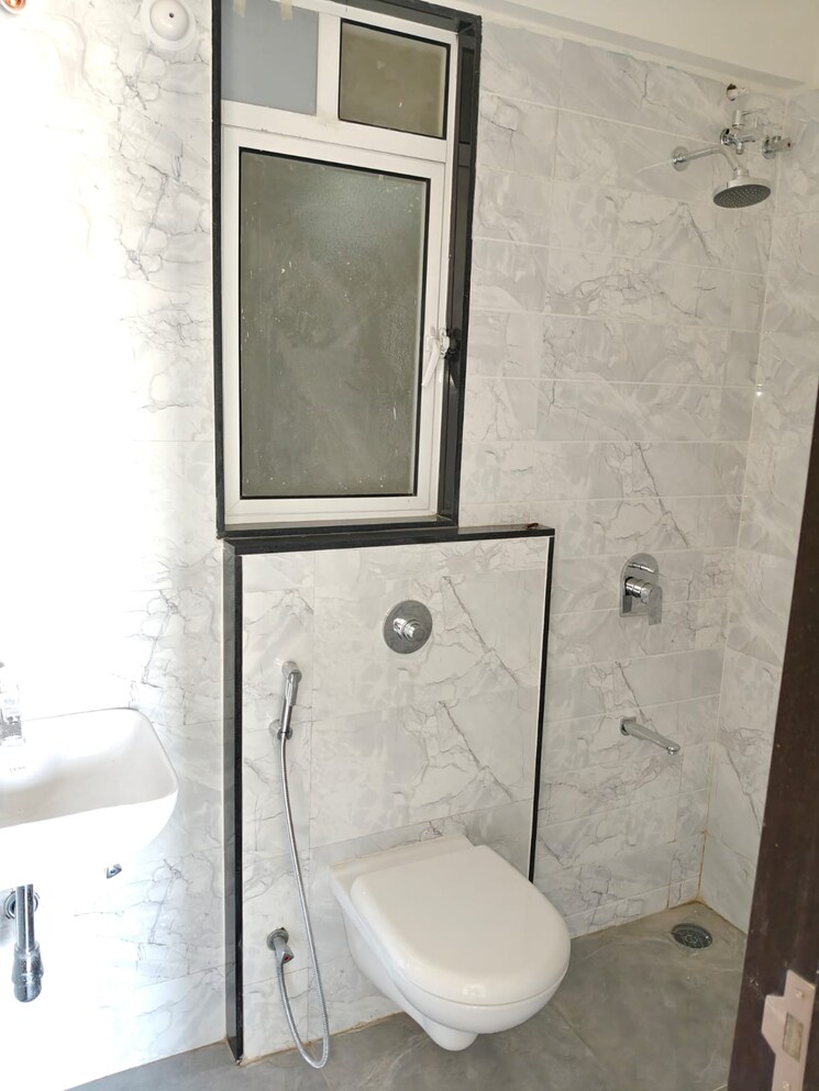 Bathroom, vtp-hilife 2 Bedroom 884 Sq.Ft. Apartment In Wakad Pune 8694161
