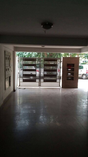 Parking in 2 BHK Builder Floor at Malviya Nagar – for Rent