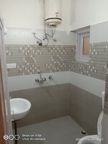 Attached Bathroom in 2 BHK Independent House at Sector 37 – for Rent