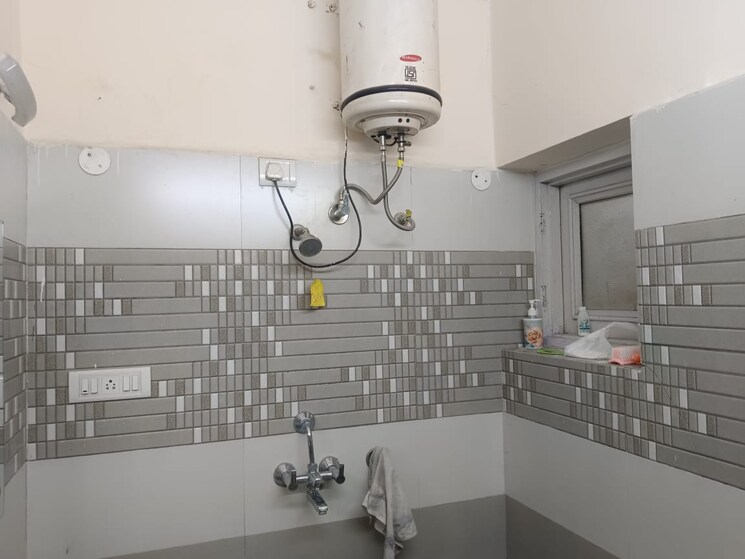 Attached Bathroom, sector 37 2 Bedroom 1800 Sq.Ft. Independent House In Sector 37 Chandigarh 8694264