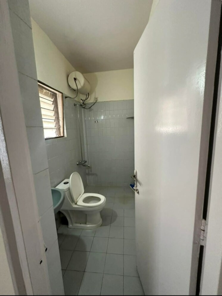Bathroom, clover-dale 1 Bedroom 680 Sq.Ft. Apartment In Koregaon Park Pune 8694254