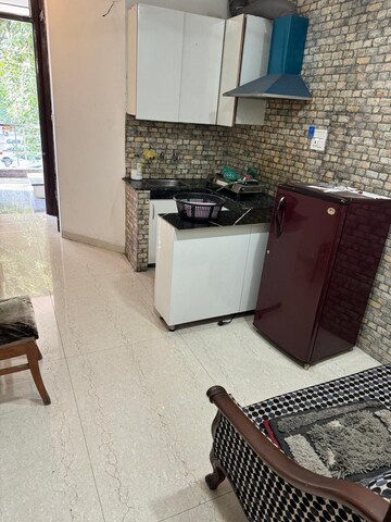 Living Room in 1.5 BHK Independent House at Sector 38 – for Rent