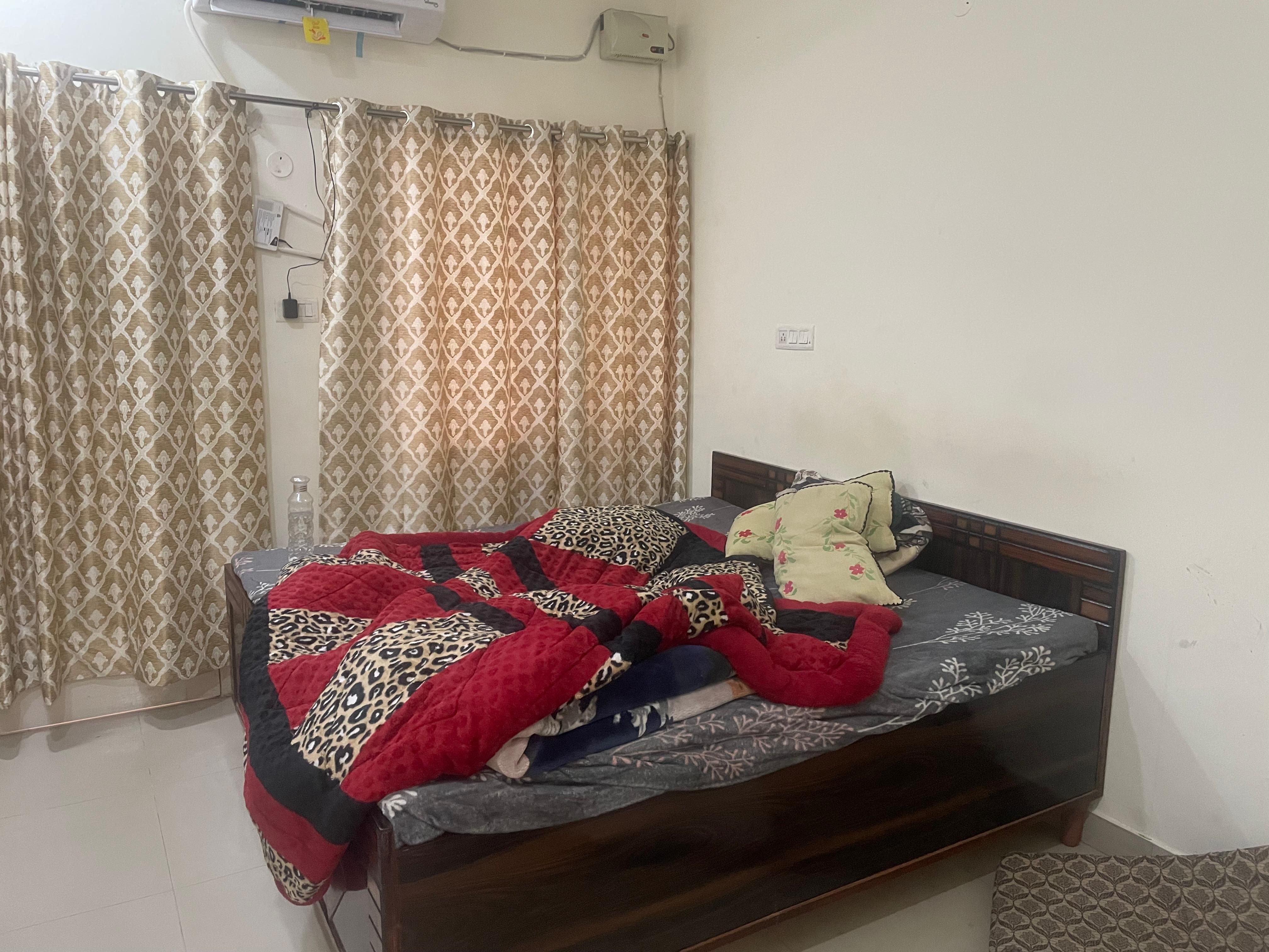 2 BHK + Study Room Independent House For Rent in Sector 45