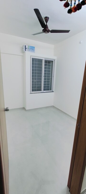 Room in 2 BHK Apartment at Shriram Vivaan Park, Lohgaon – for Rent