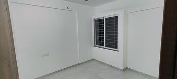 Room in 2 BHK Apartment at Shriram Vivaan Park, Lohgaon – for Rent