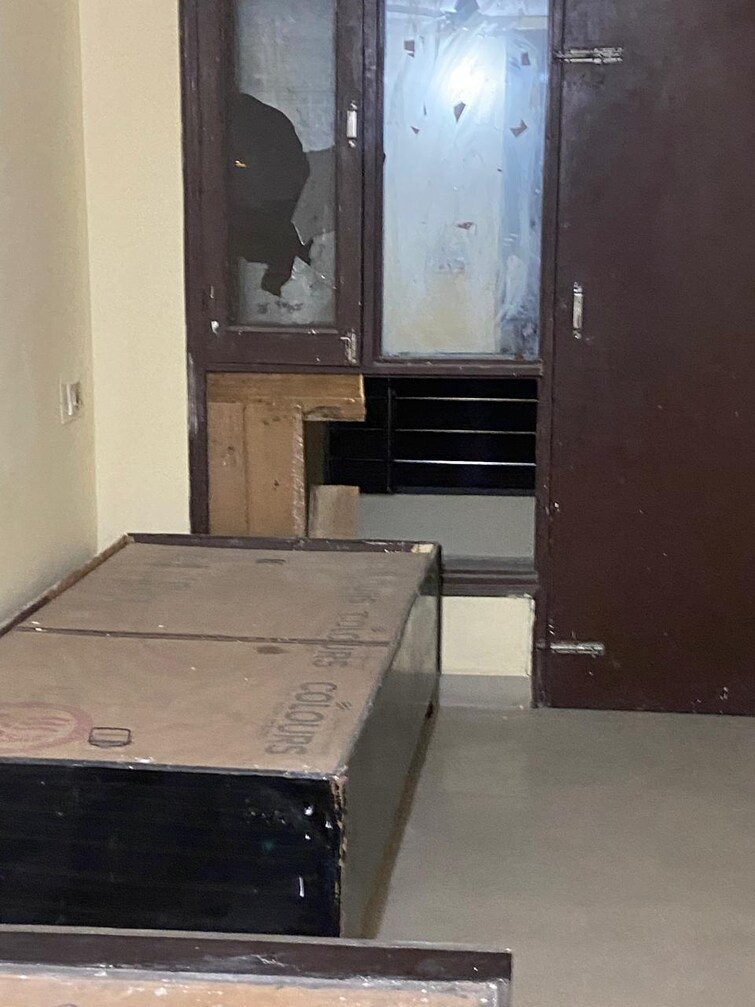 Cover Image, mayur vihar 1.5 Bedroom 400 Sq.Ft. Builder Floor In Mayur Vihar Delhi 8694296