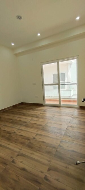 Room in 3 BHK Villa at Sector 10 Greater Noida – for Sale