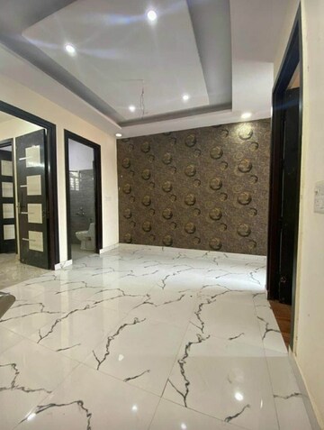 Room in 3 BHK Villa at Sector 10 Greater Noida – for Sale