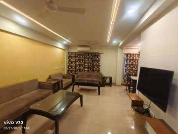 Living Room in 3.5 BHK Apartment at Mp Nagar – for Rent
