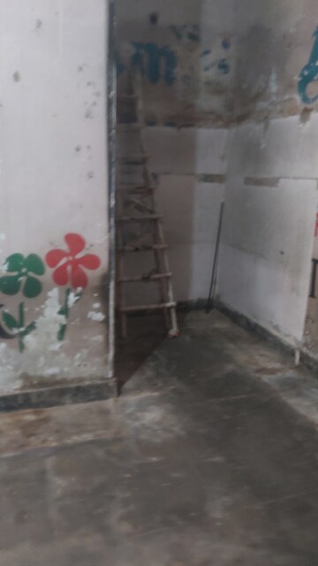 Furnished Amenities in  Shop at Mayur Vihar – for Rent