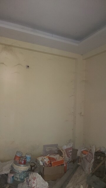 Room in 2.5 BHK Builder Floor at Mayur Vihar – for Sale