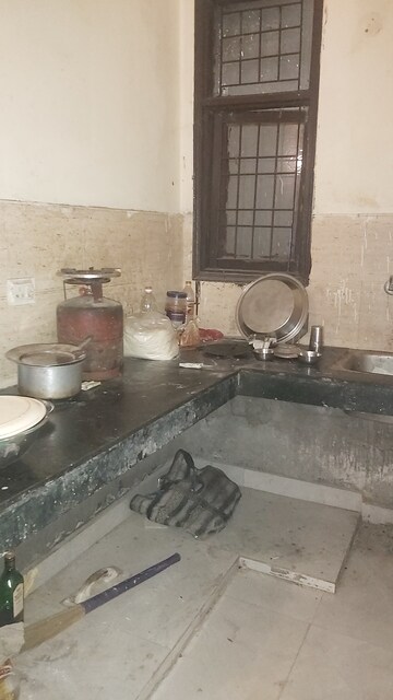 Bathroom in 2.5 BHK Builder Floor at Mayur Vihar – for Sale