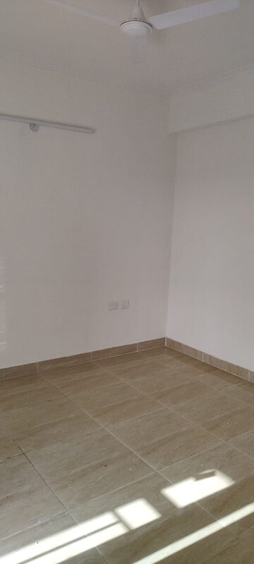 1 BHK Apartment For Rent in Gaur City 2 - 14th Avenue, Sector 16c Greater Noida