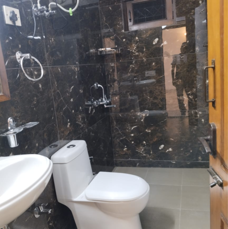 Bathroom, saket 3 Bedroom 2200 Sq.Ft. Builder Floor In Saket Delhi 8694333