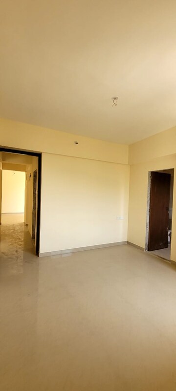 Room in 2 BHK Apartment at Pushpanjali Heights, Owale – for Rent