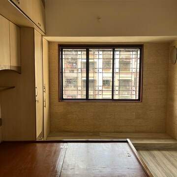 Room in 2 BHK Apartment at Sankalp II, Riddhi Gardens – for Rent