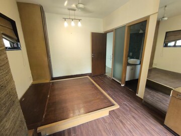 Room in 2 BHK Apartment at RNA Continental, Chembur – for Rent