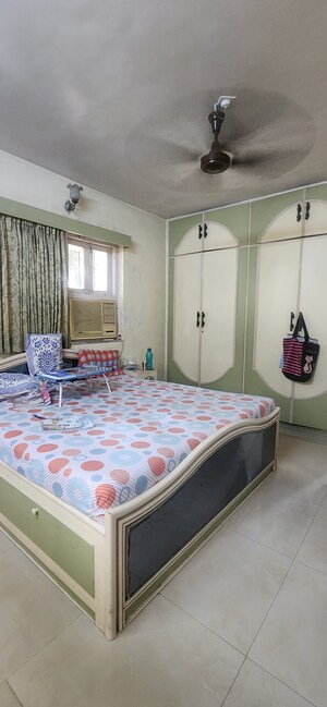 Furnished Amenities in 2 BHK Apartment at Dashmesh Colony, Andheri West – for Sale