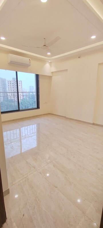 Room in 3 BHK Apartment at Chaitanya Anand Lunkhod CHSL, Andheri West – for Rent