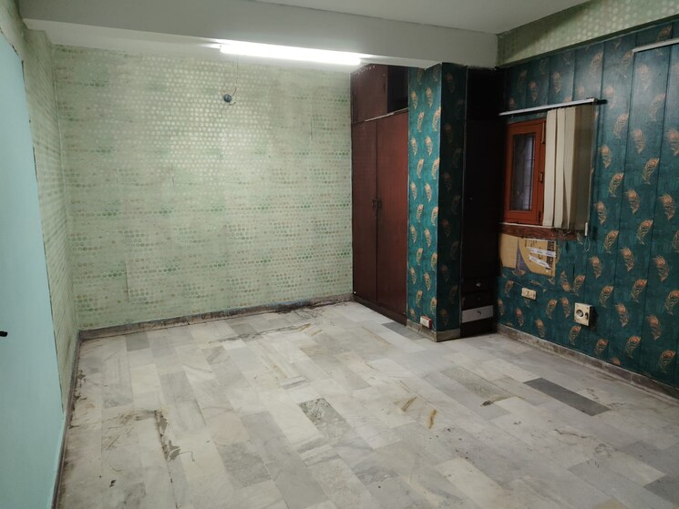 Room, hazratganj 3 Bedroom 1750 Sq.Ft. Apartment In Hazratganj Lucknow 8694385