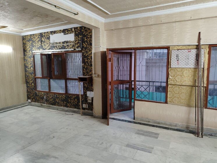 Room, hazratganj 3 Bedroom 1750 Sq.Ft. Apartment In Hazratganj Lucknow 8694385