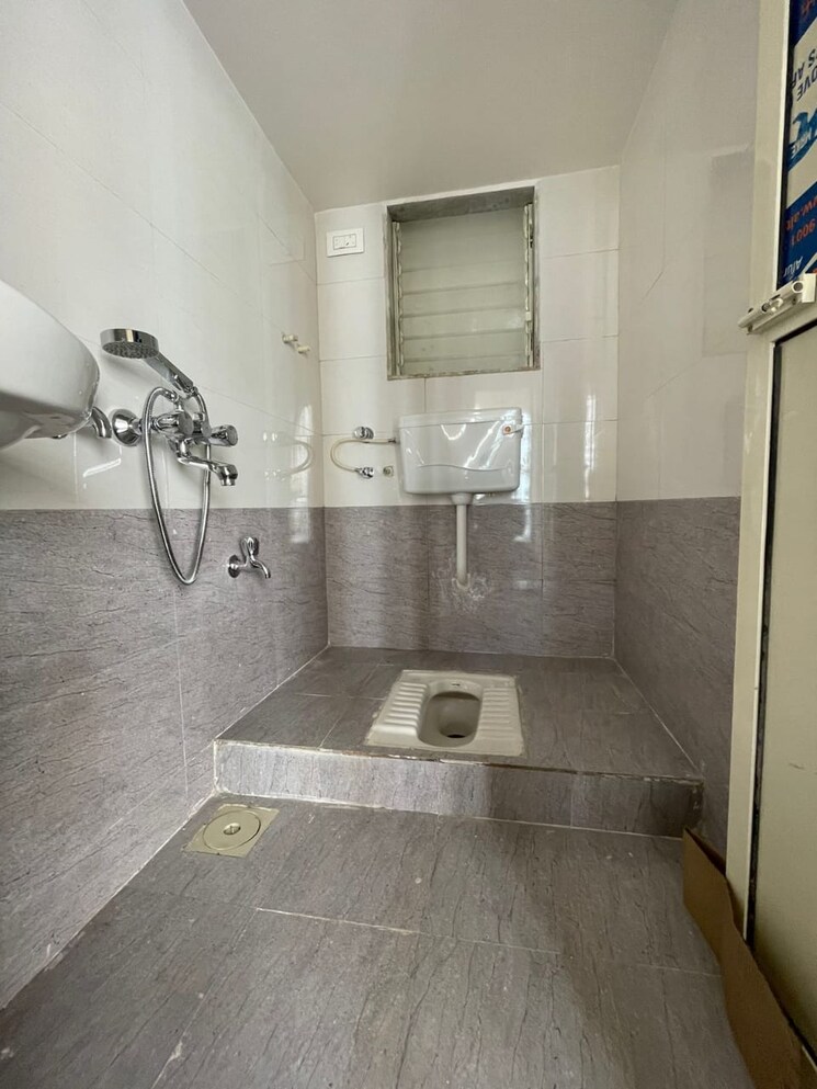 Bathroom, seven-apna-ghar-phase-2-plot-a 1 Bedroom 425 Sq.Ft. Apartment In Mira Road Thane 8694410