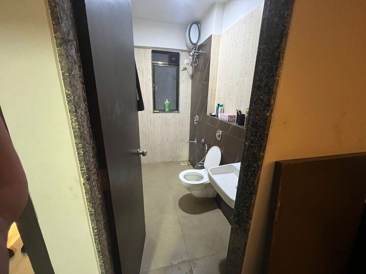 Bathroom, lotus-unity 3 Bedroom 1003 Sq.Ft. Apartment In Versova Mumbai 8694435