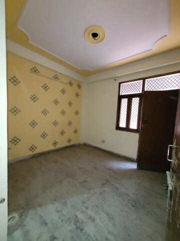 Bedroom in 2 BHK Builder Floor at Dilshad Colony – for Sale