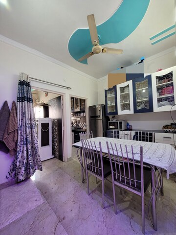 Study Room in 4 BHK Builder Floor at Dilshad Colony – for Sale