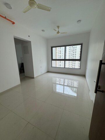 2 BHK Apartment For Rent in Kalpataru Immensa, Kolshet Road
