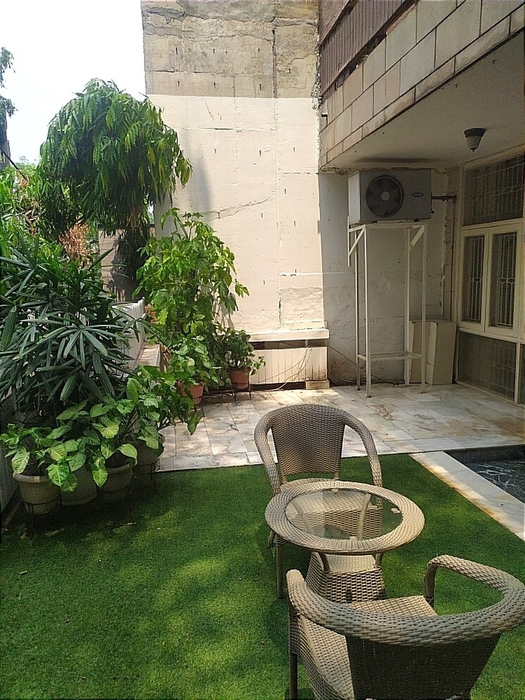  Parking, greater kailash i 4 Bedroom 4600 Sq.Ft. Builder Floor In Greater Kailash I Delhi 8694467