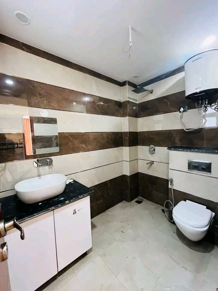 Bathroom, saket 3 Bedroom 1800 Sq.Ft. Builder Floor In Saket Delhi 8694468