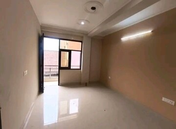 Room in 2 BHK Builder Floor at Saket – for Rent