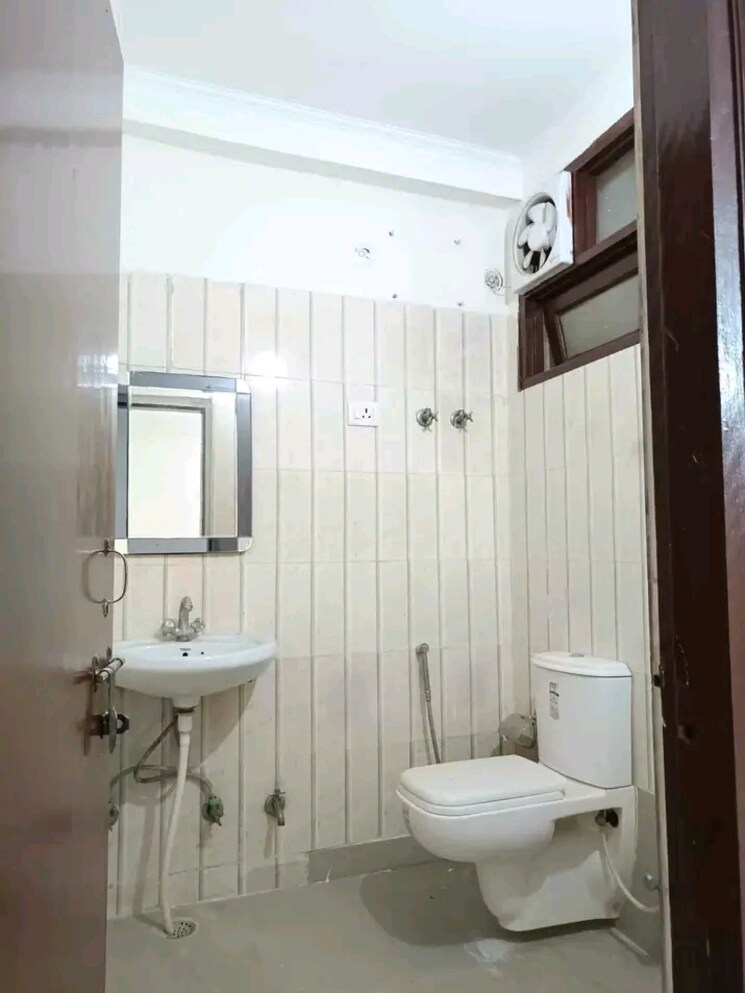 Bathroom, saket 2 Bedroom 850 Sq.Ft. Builder Floor In Saket Delhi 8694475