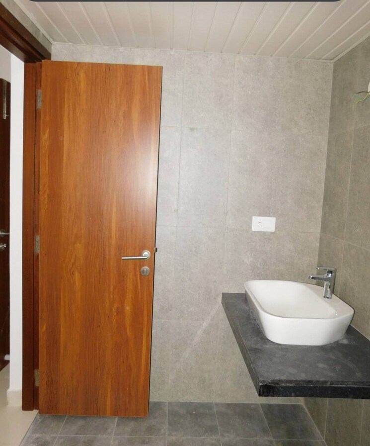 Bathroom, prestige-tranquil 3 Bedroom 1764 Sq.Ft. Apartment In Kokapet Hyderabad 8694478