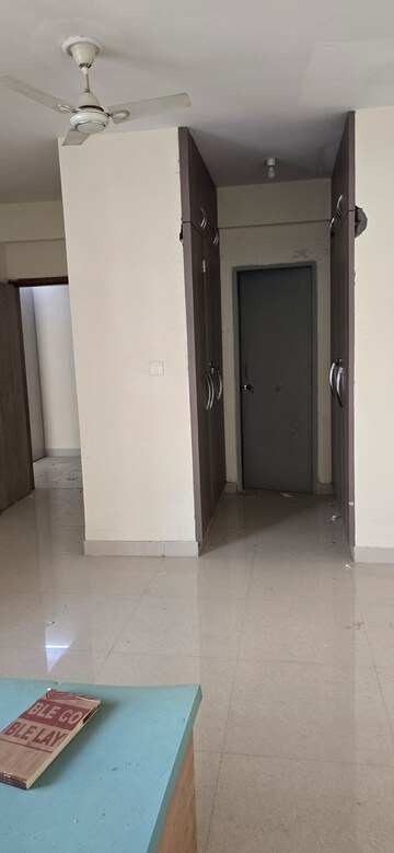 Room in 3 BHK Apartment at Sector 19b Dwarka – for Rent