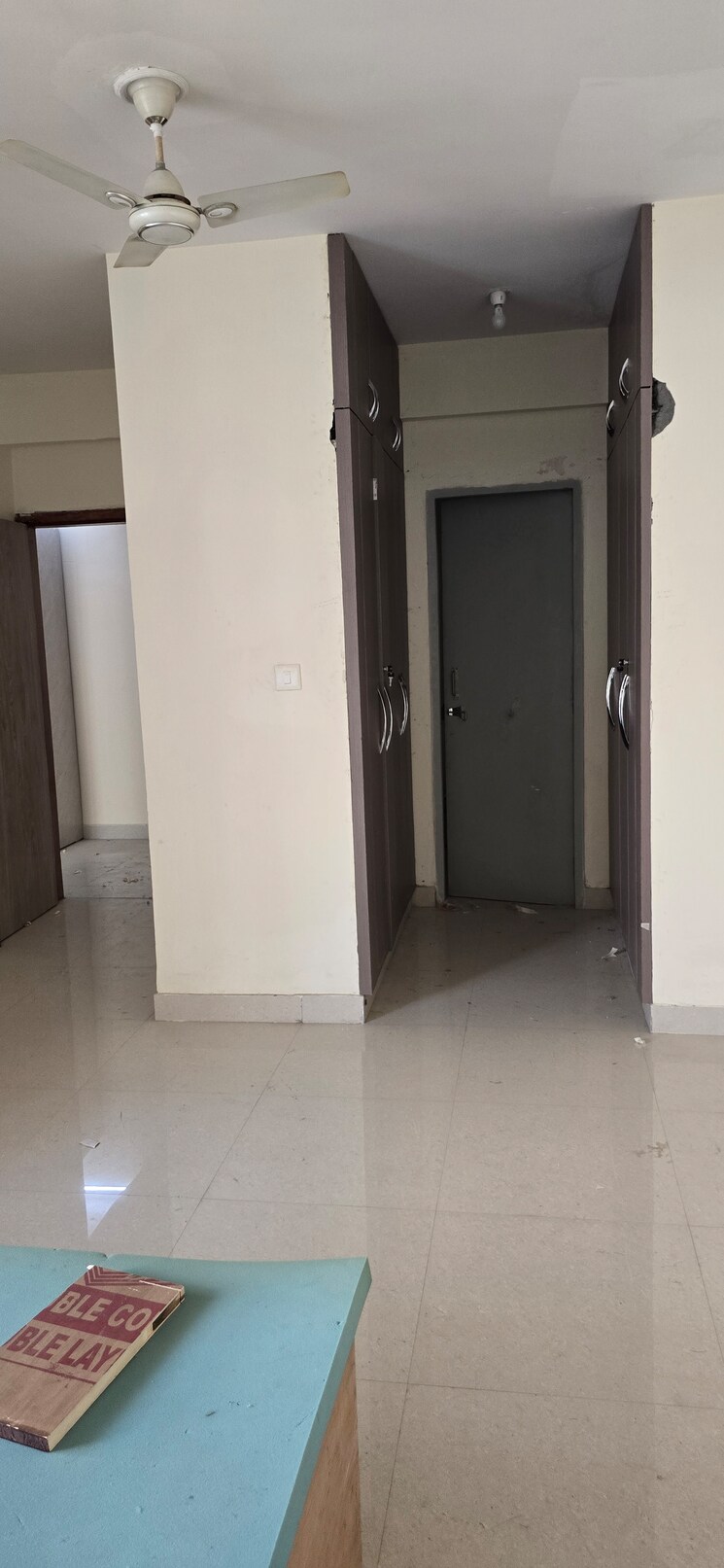 Room, sector 19b dwarka 3 Bedroom 2250 Sq.Ft. Apartment In Sector 19b Dwarka Delhi 8694487