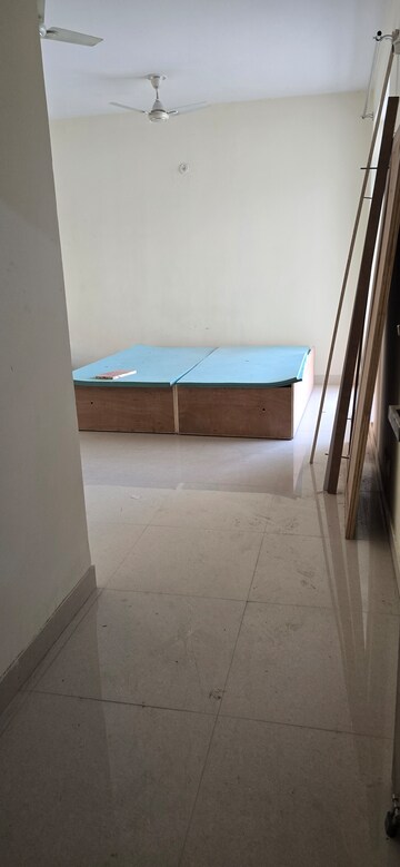 Room in 3 BHK Apartment at Sector 19b Dwarka – for Rent